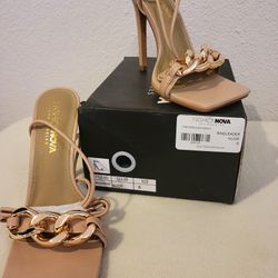 New Heels Nude Sz 6