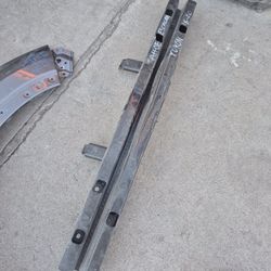 Chevy Tahoe Suburban Front Rebar Oem