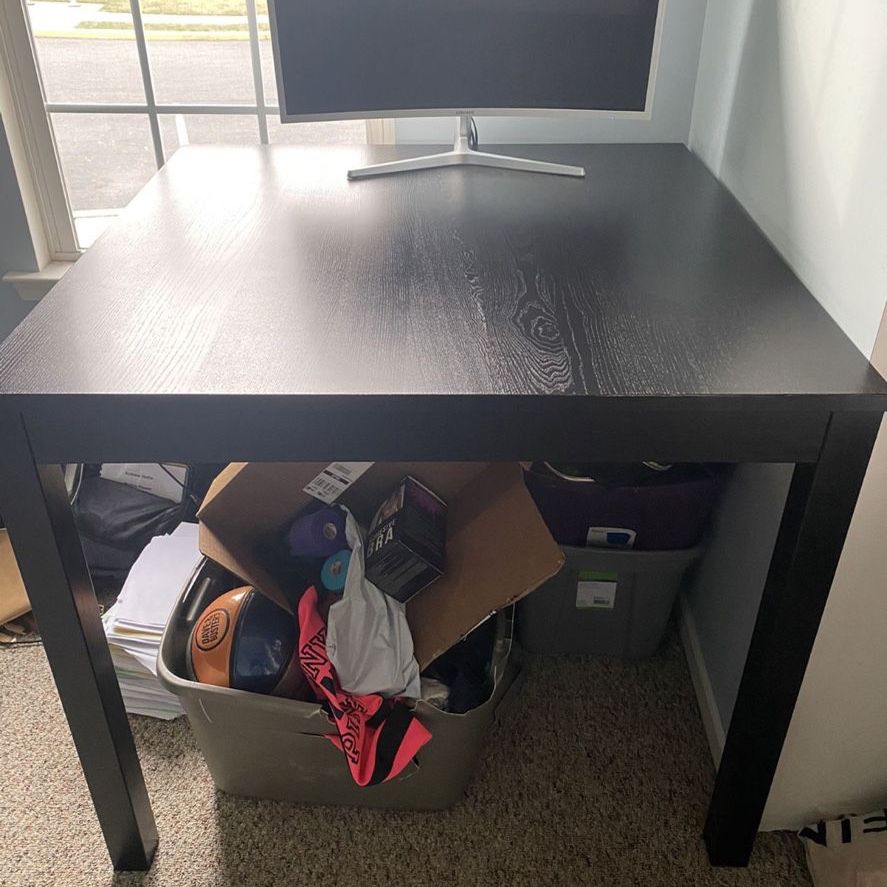 High top table or high top desk