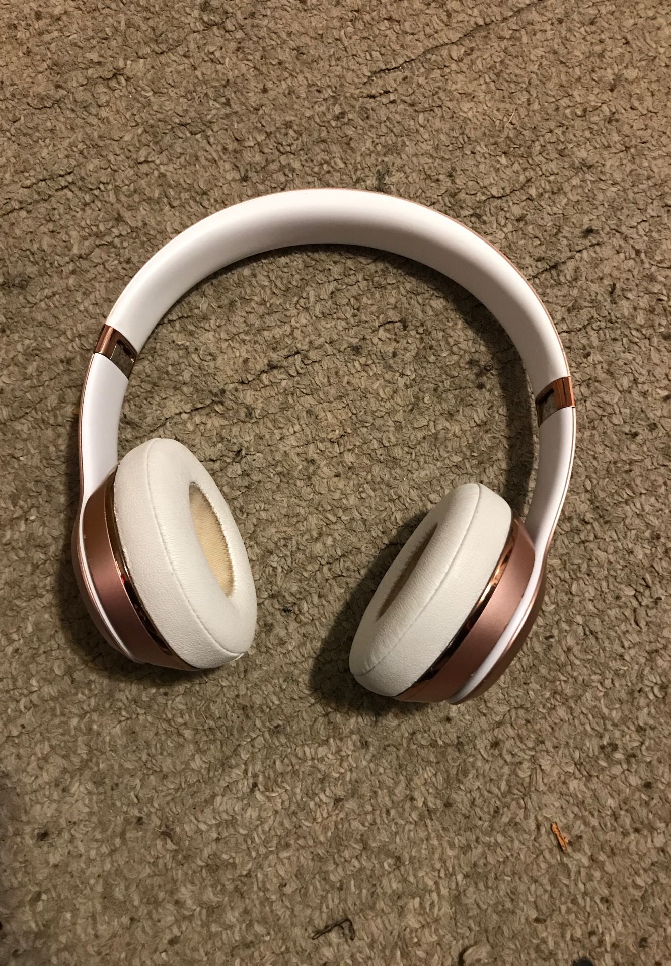 Solo beats 2 wireless with charger and cord