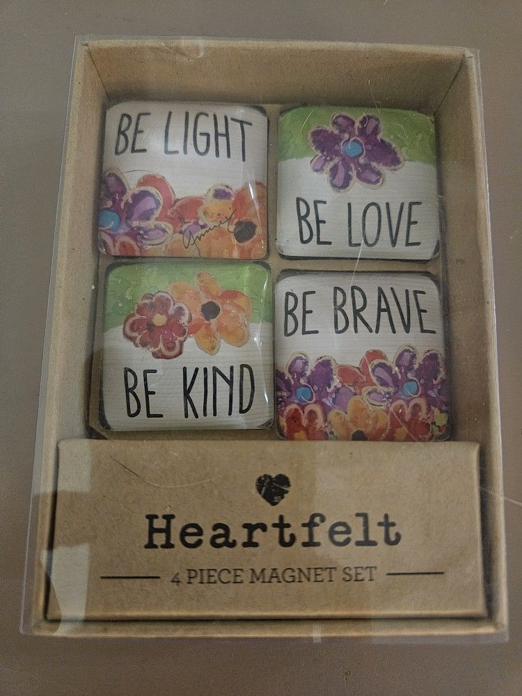 Heartfelt 4-Piece Magnet Set with Floral Design - Brand New