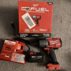Milwaukee M18 1/2 High Torque Impact Wrench Kit 