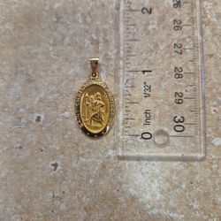 14k Yellow Gold Saint Christopher Pendant 1.25"