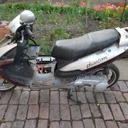 2020 Yongfu Phantom 150cc Gas Scooter