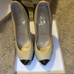 CHRISTIAN LOUBOUTIN/Black-Yellow Suede And Leather Two-Tone Cap Toe Mago Pumps.