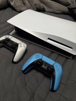 PS5 and monitor
