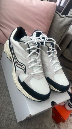 Saucony White and Beige Ride Millennium Men size 11