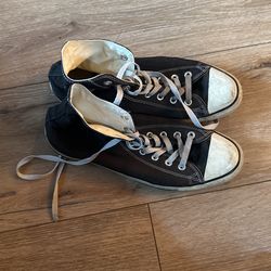 Size 10.5 Men High Top Converse Shoes 