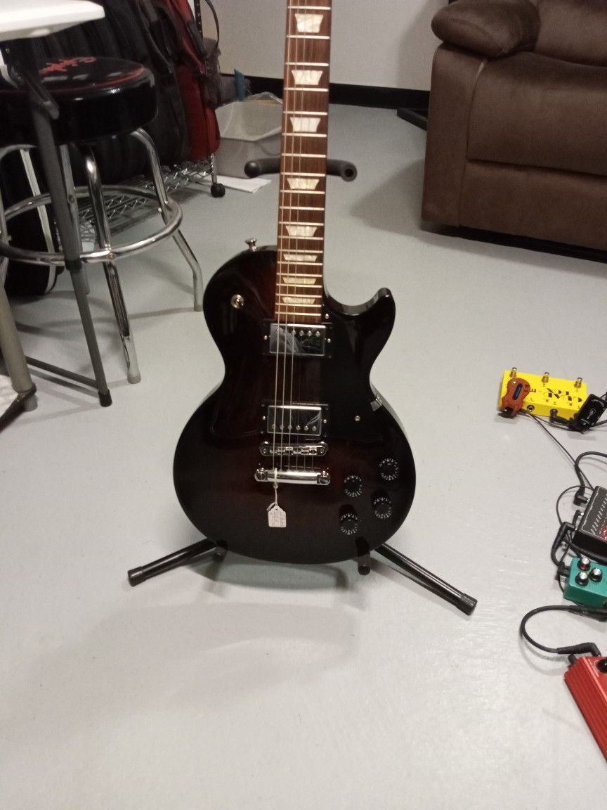 Gibson Studio
