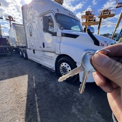 Car keys/Fobs/Llaves de Autos