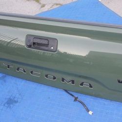Tacoma Tailgate  Army Green 