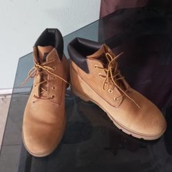 Like  New Timberland Boots Size 8.5 Women
