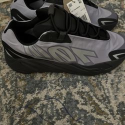 Adidas Yeezy 700 Boost MNVN, NIB, Size 12