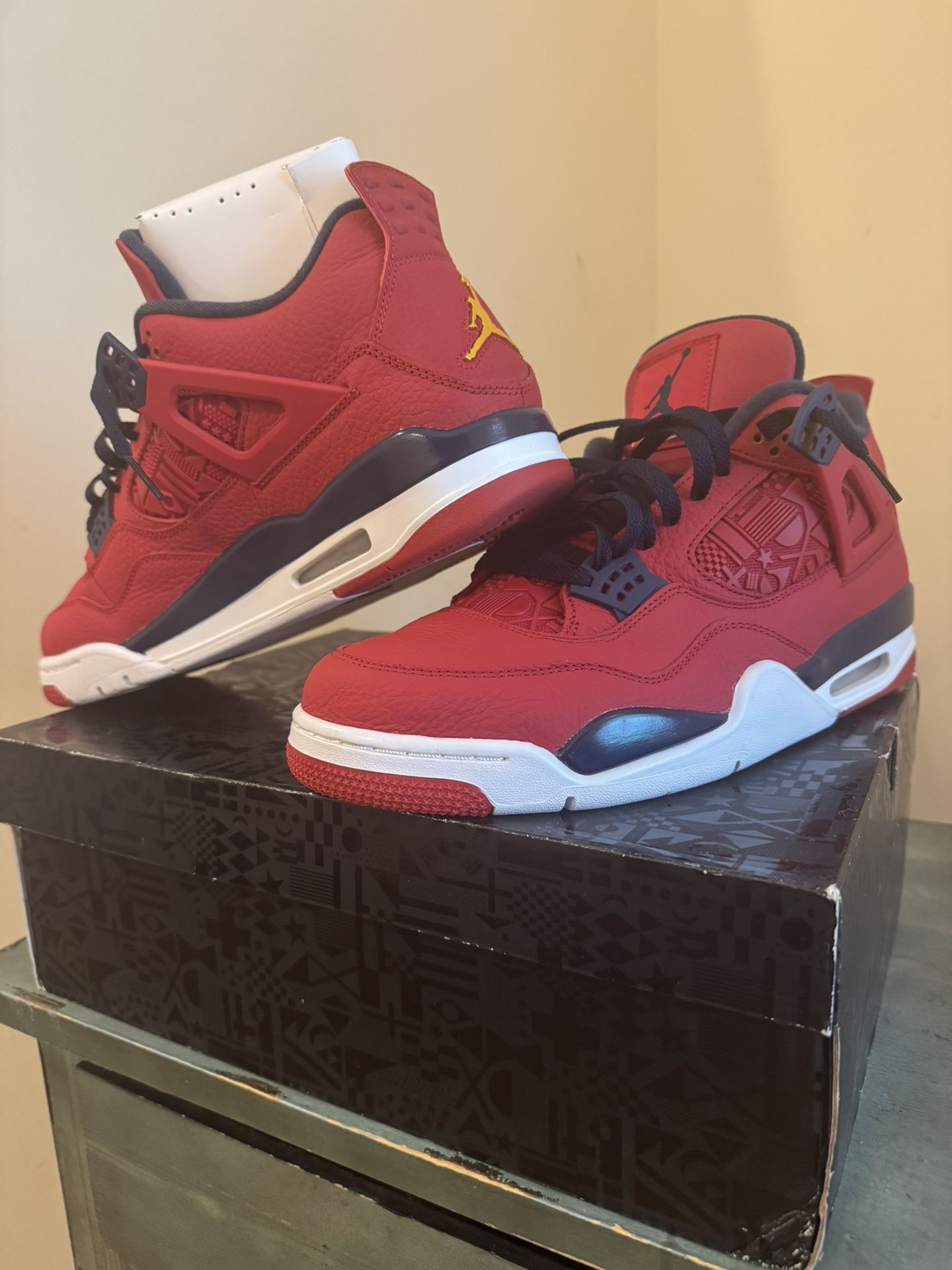 Air Jordan "Fiba" 4 Retro SE (Sz 13 M)