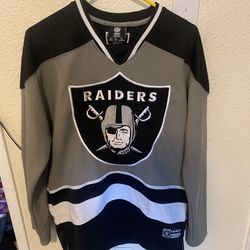 Raiders Vneck Sweatshirt (S)