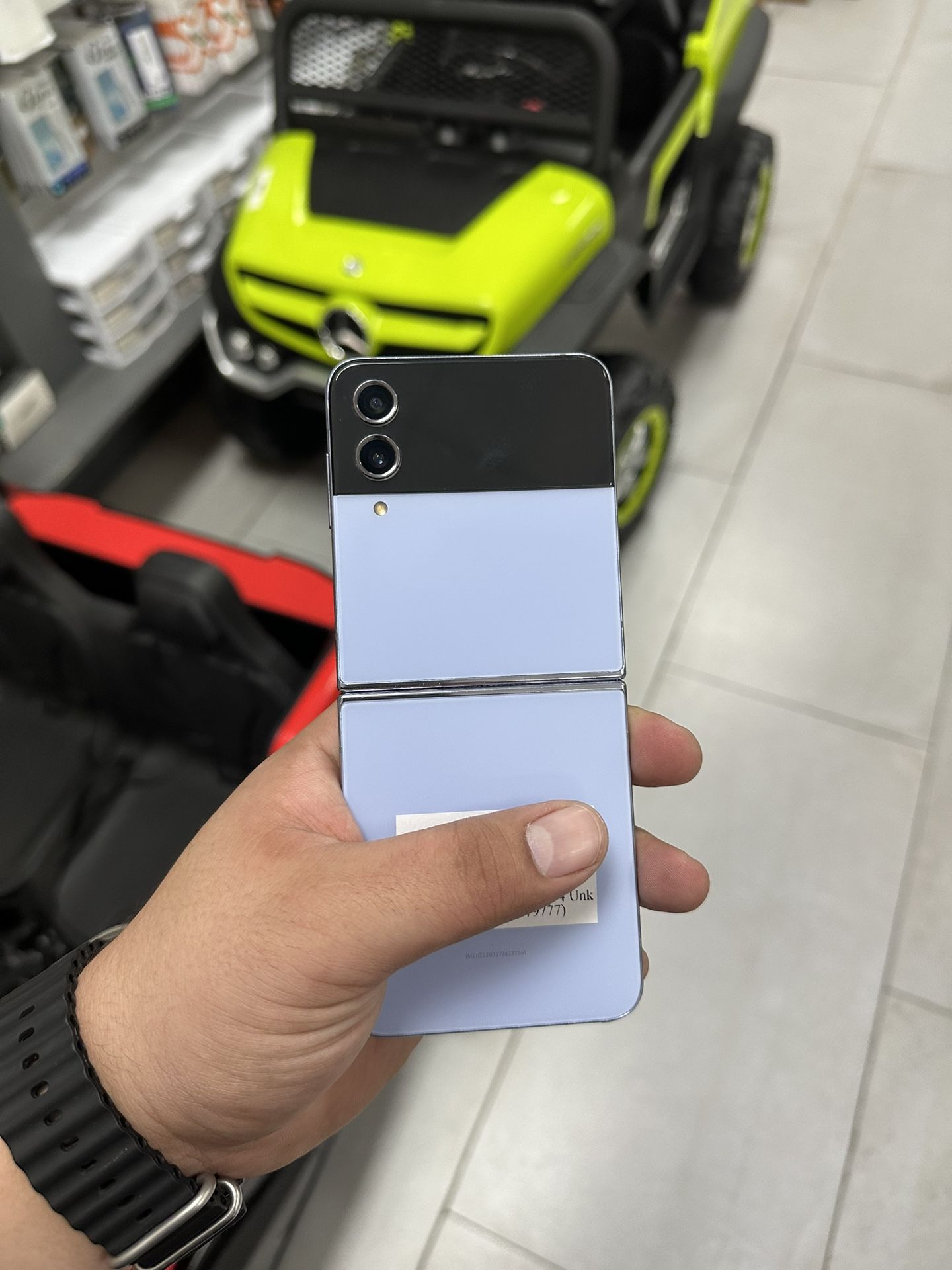 Galaxy Z Flip 4 5G 128GB Unlocked $349 Cash Or Card!!