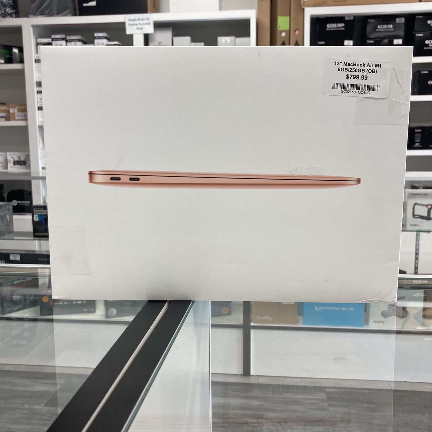 13” MacBook Air M1 8Gb/256GB Open Box