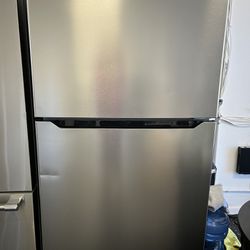 🌷🌷🌷 Insignia 21” Cubic Refrigerator Stainless Steel 🌷🌷🌷
