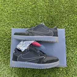 Travis Scott Black Phantoms