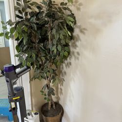 6 Foot Artificial Tree