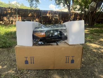 2016 Chevy Malibu Right Headlight