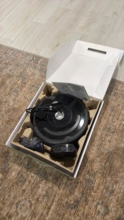 iRobot Roomba Robot Vacuum with Accessories