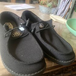 Like new hey dudes shoes black womens 10 men’s 8