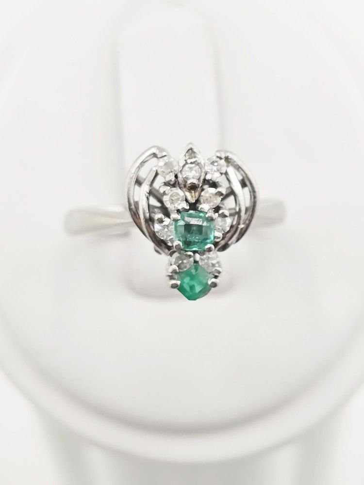 Vintage 14k white gold diamond & emerald ring