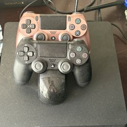 PS4 Gaming Console 2 Controllers & Charging Station 5 Games 