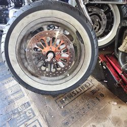 Harley Front Tire An Rim Off 06 Ultra Classic 