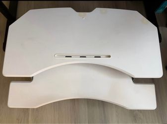 Standing adjustable desk