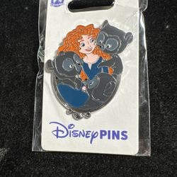 Disney Pin Merida and Bear Cubs - Disney Princess Portraits Series - Brave