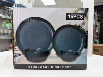 16 piece stoneware dinner set brand new