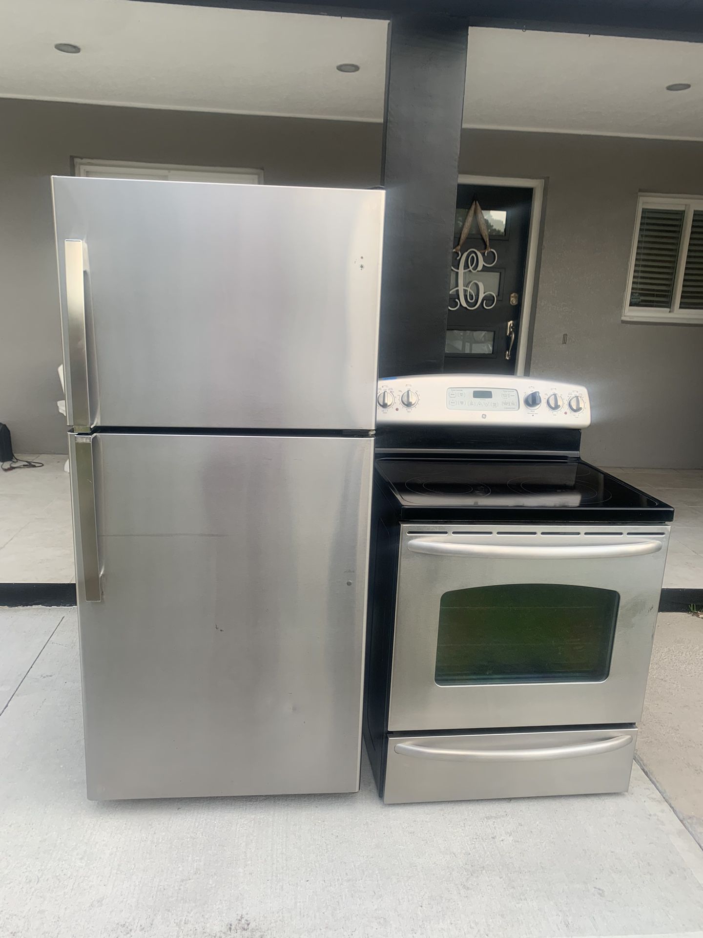 Fridge And Stove Working Great No Issues $420 Both 
