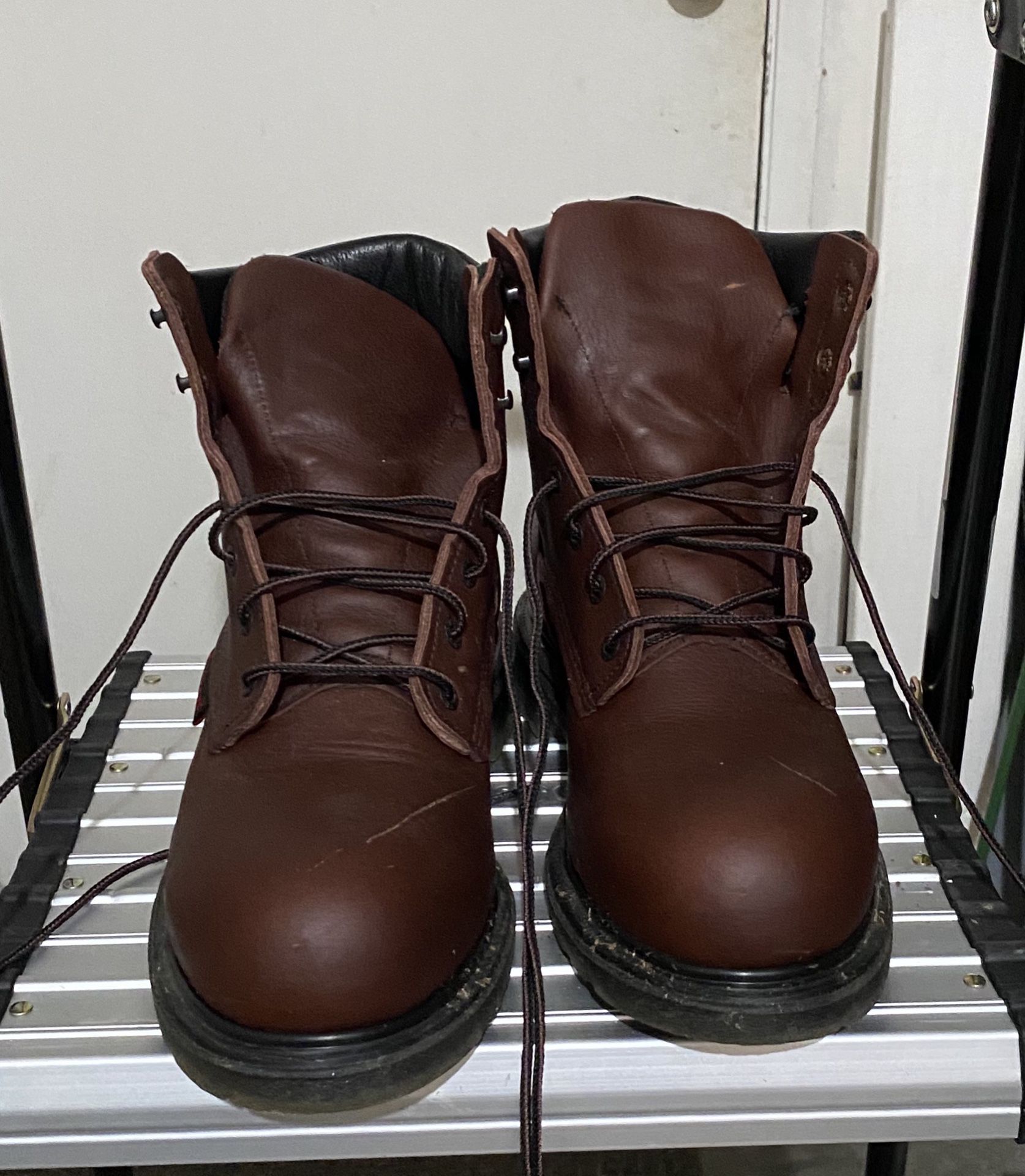 Red Wing waterproof work boots size 9.5