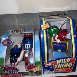 🍫 Rare M&M’s Collectible Candy Dispensers – Set of 2 (Still in Box!)