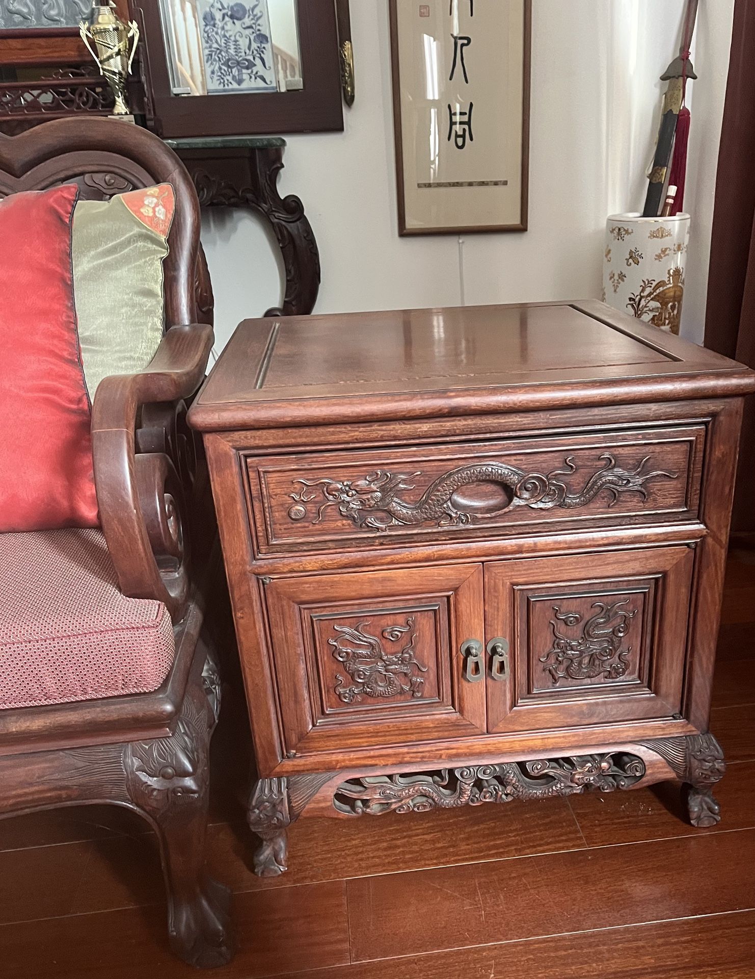 Chest/Night Stand/End Table 