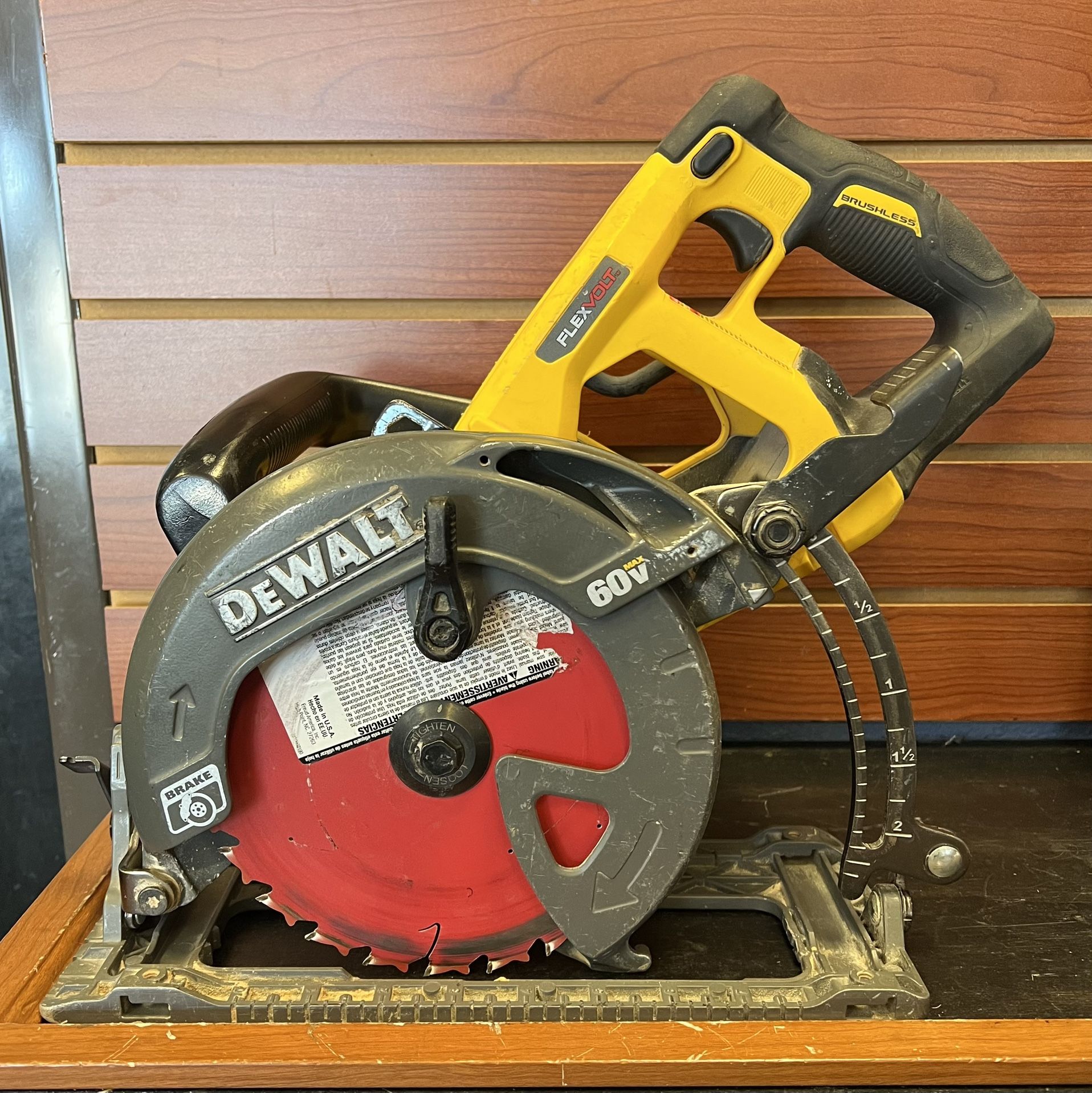 DeWalt 7-1/4” Circular Saw 