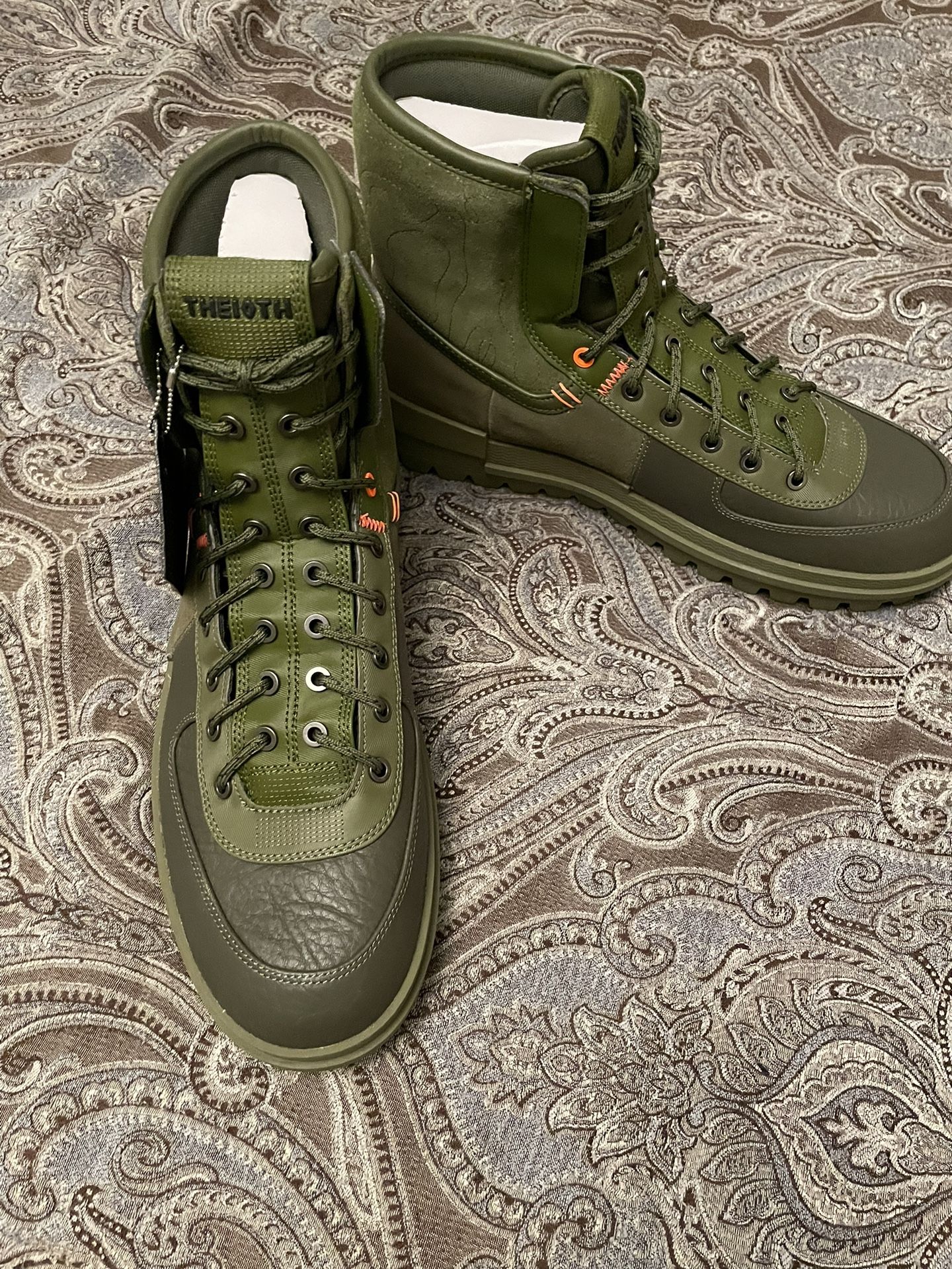 ************Brand New Nike XARR Hiking Boots Green Olive Size 14********