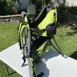Like New Clevr Plus Child Carrier Pack