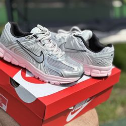 Nike Vomero 5