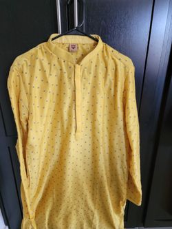 Men's Kurta With White Bottom. Size Large. Used Only 1 Time
