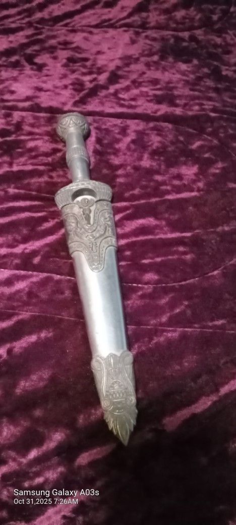 Vintage Replica Knife