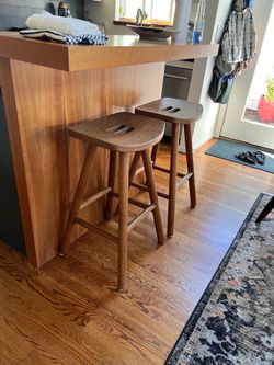 Free wood stools PENDING