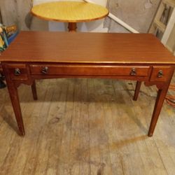 American Of Martinsville Table/Desk
