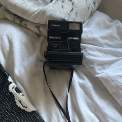 Polaroid 600 One Step Flash 