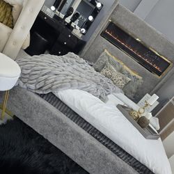 ✨️ Queen, King Light Up Fireplace Bed Frame ✨️ Furniture Sectionals, Dining Avail