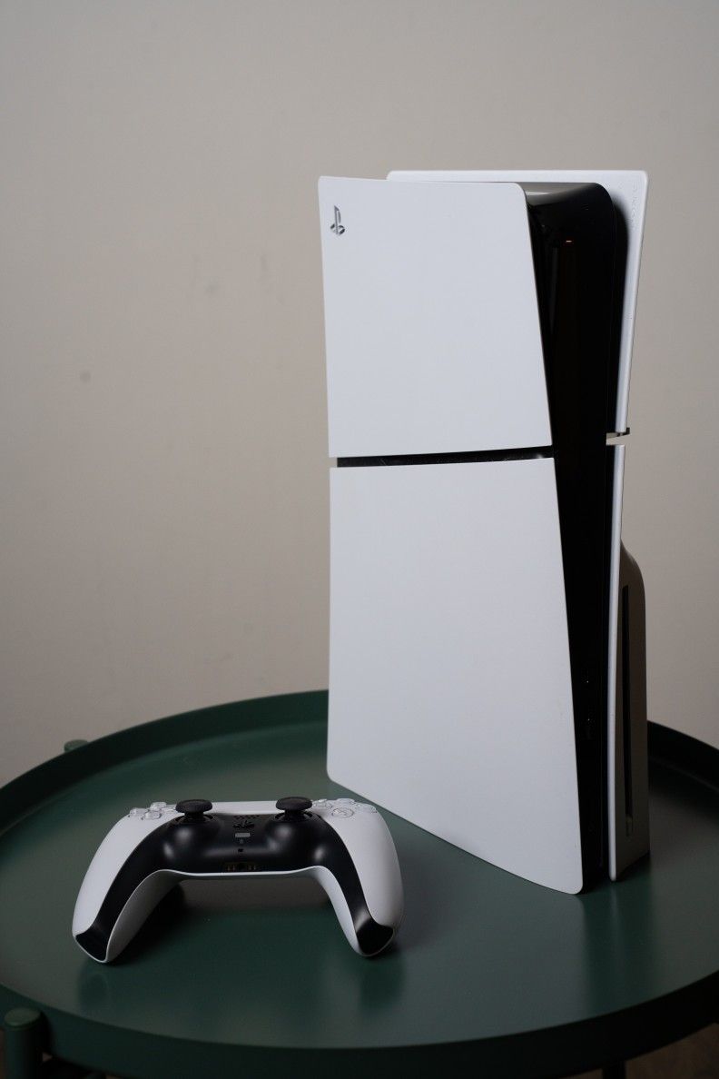 PS5 slim with disk drive
