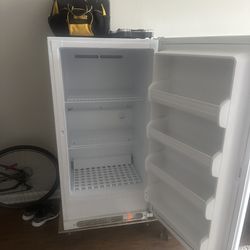 Upright Deep Freezer Working