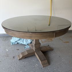 Round Dining Table 